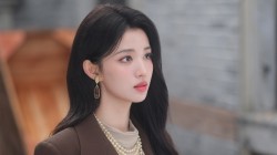长发侧脸美女明星王楚然电脑壁纸