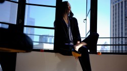 时尚格调美女韩雪桌面壁纸 美女高清图片、美女无水印壁纸