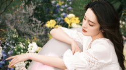 李沁 唯美写真 闭眼 脸 鲜花 美女壁纸
